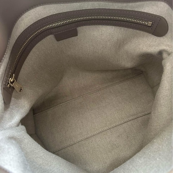 Chloe - Picture 7 of 9